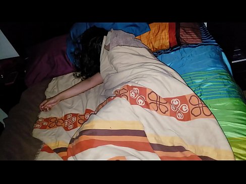 ❤️ El fillastre renya la seva jove madrastra mentre dorm. ☑ Vídeo porno al ca.newsexxxx.ru